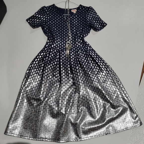 Elegant Amelia Dress - Picture 3 of 9